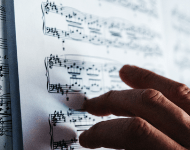 作詞・作曲の専門講座を用意