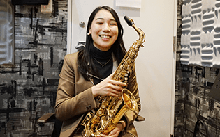 新しい楽器に挑戦！ギター歴23年、ベース歴20年の僕が代官山で出会ったサックス。忘れていた音楽の喜びに震えた話