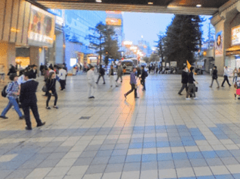 【JR線利用】JR京橋駅北口→京阪線方面へ(改札出て左に) 京阪京橋駅手前で右折(左手に京阪モール) 【京阪線利用】京阪京橋駅中央口→左折